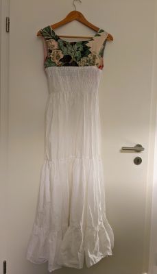 Umgestatltetes Kleid von Elina Engelhart